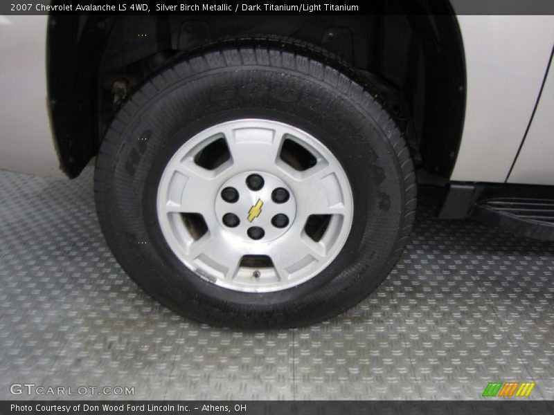 Silver Birch Metallic / Dark Titanium/Light Titanium 2007 Chevrolet Avalanche LS 4WD