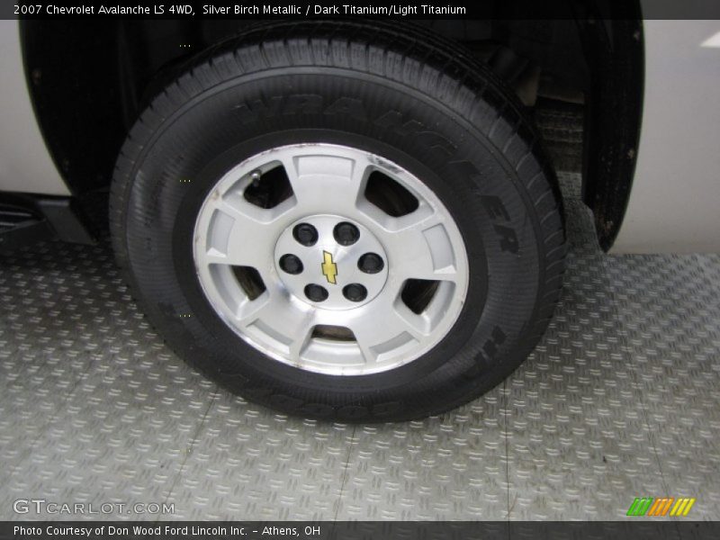 Silver Birch Metallic / Dark Titanium/Light Titanium 2007 Chevrolet Avalanche LS 4WD