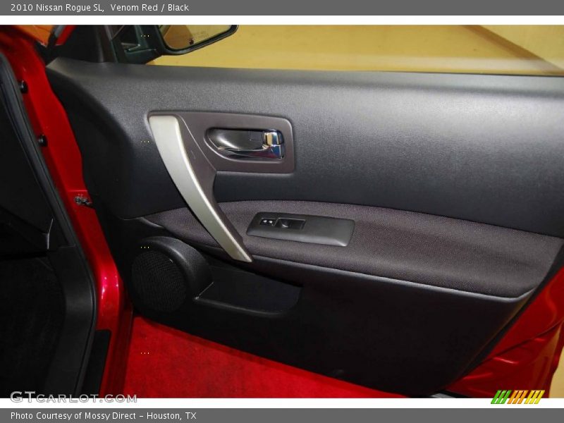 Venom Red / Black 2010 Nissan Rogue SL