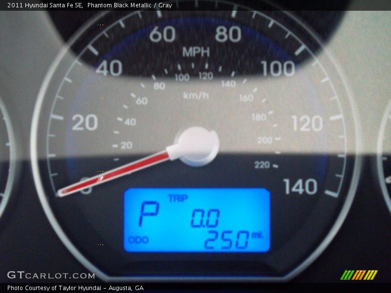 Phantom Black Metallic / Gray 2011 Hyundai Santa Fe SE