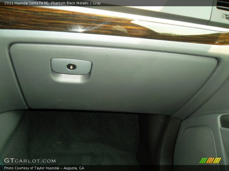 Phantom Black Metallic / Gray 2011 Hyundai Santa Fe SE