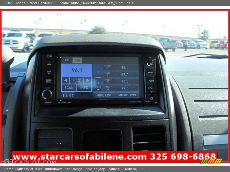 Stone White / Medium Slate Gray/Light Shale 2009 Dodge Grand Caravan SE