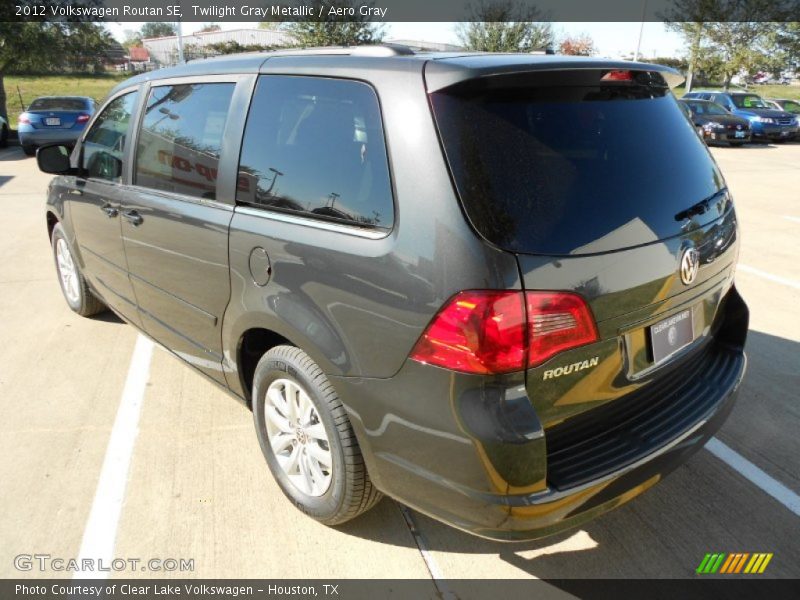 Twilight Gray Metallic / Aero Gray 2012 Volkswagen Routan SE