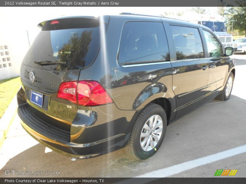 Twilight Gray Metallic / Aero Gray 2012 Volkswagen Routan SE