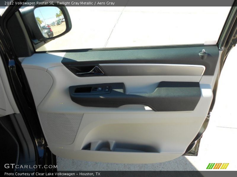 Twilight Gray Metallic / Aero Gray 2012 Volkswagen Routan SE