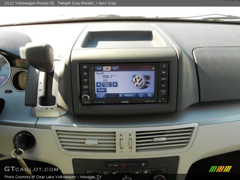 Twilight Gray Metallic / Aero Gray 2012 Volkswagen Routan SE