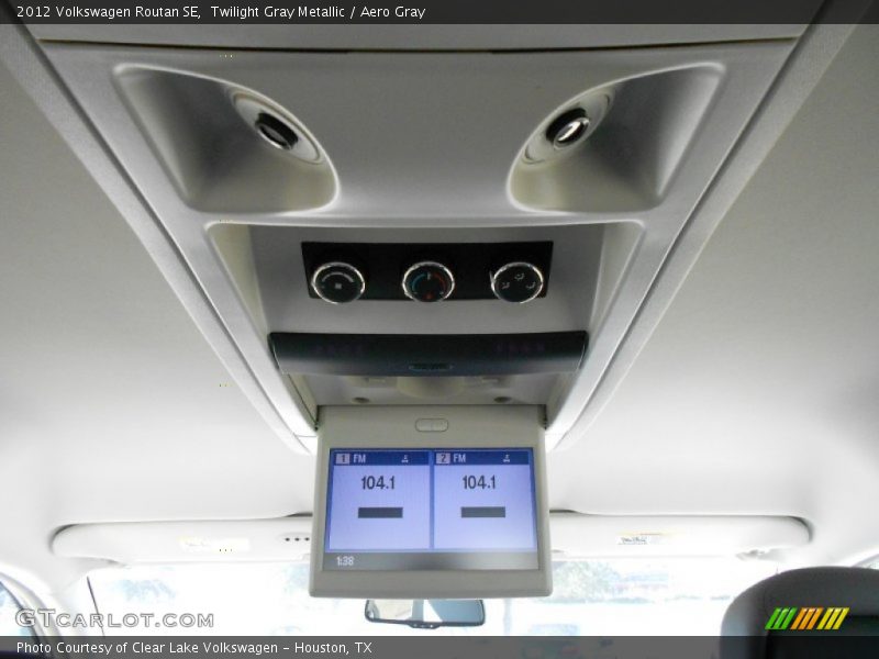 Twilight Gray Metallic / Aero Gray 2012 Volkswagen Routan SE