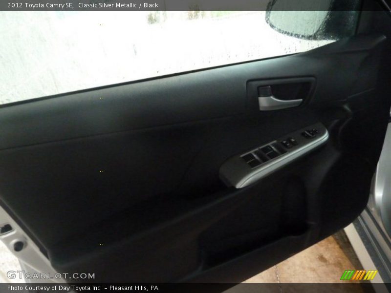 Classic Silver Metallic / Black 2012 Toyota Camry SE