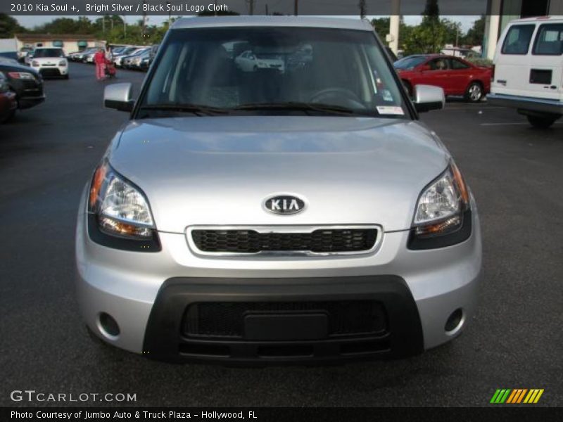Bright Silver / Black Soul Logo Cloth 2010 Kia Soul +