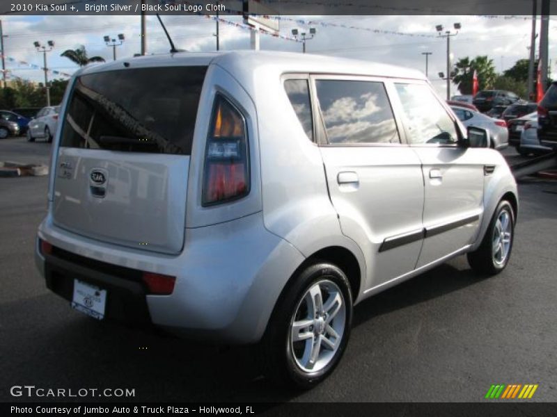 Bright Silver / Black Soul Logo Cloth 2010 Kia Soul +