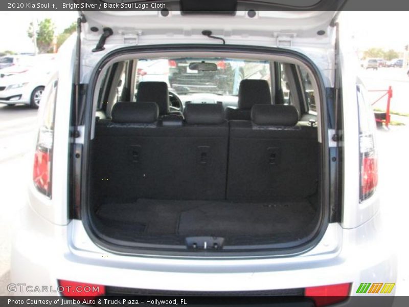 Bright Silver / Black Soul Logo Cloth 2010 Kia Soul +