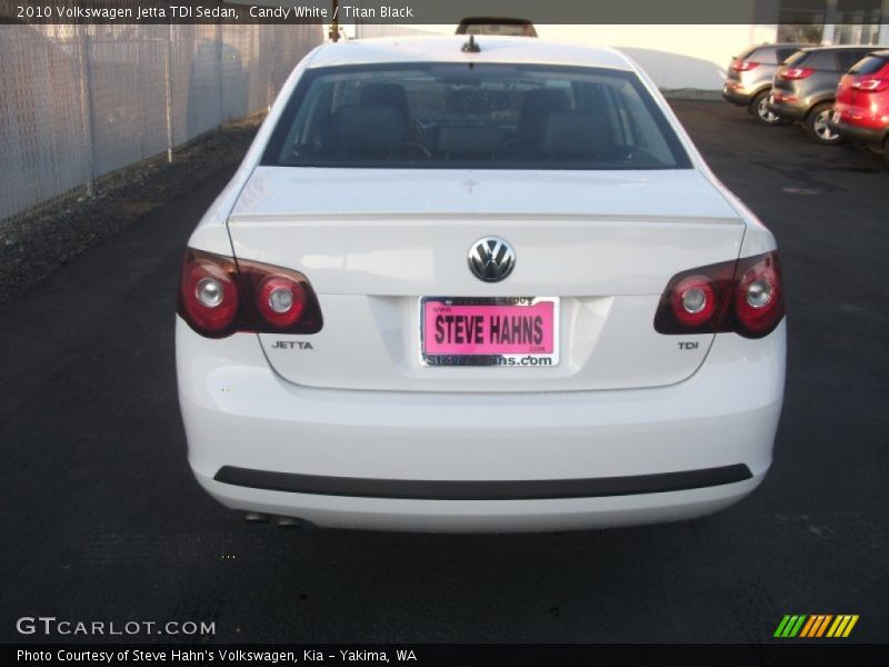 Candy White / Titan Black 2010 Volkswagen Jetta TDI Sedan