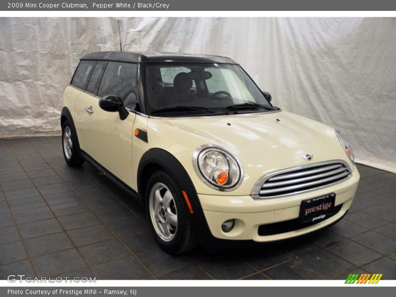 Pepper White / Black/Grey 2009 Mini Cooper Clubman
