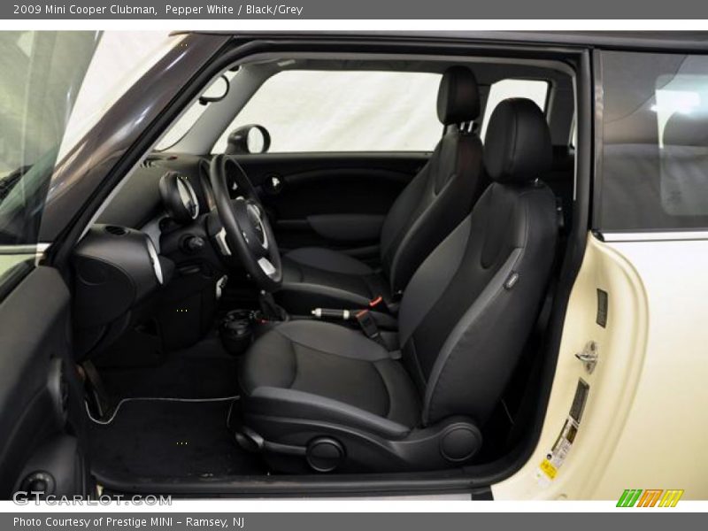 Pepper White / Black/Grey 2009 Mini Cooper Clubman