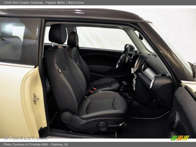 Pepper White / Black/Grey 2009 Mini Cooper Clubman