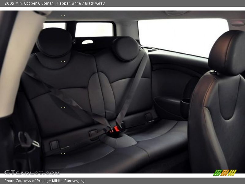 Pepper White / Black/Grey 2009 Mini Cooper Clubman