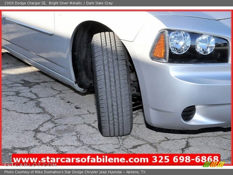 Bright Silver Metallic / Dark Slate Gray 2009 Dodge Charger SE