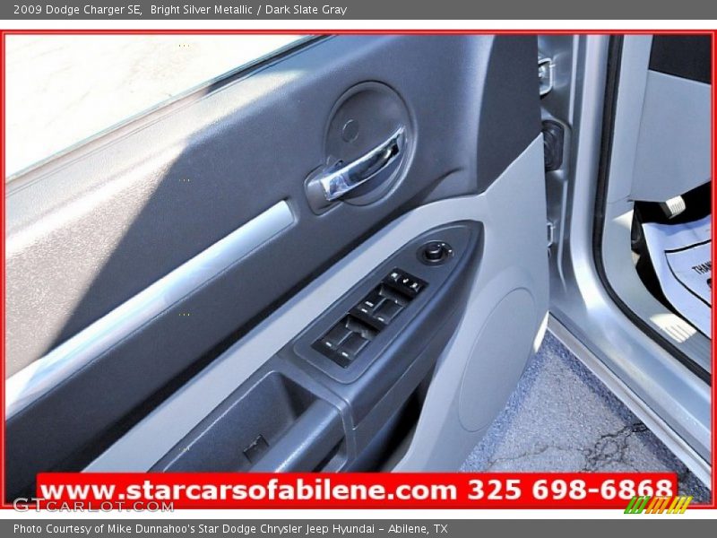 Bright Silver Metallic / Dark Slate Gray 2009 Dodge Charger SE