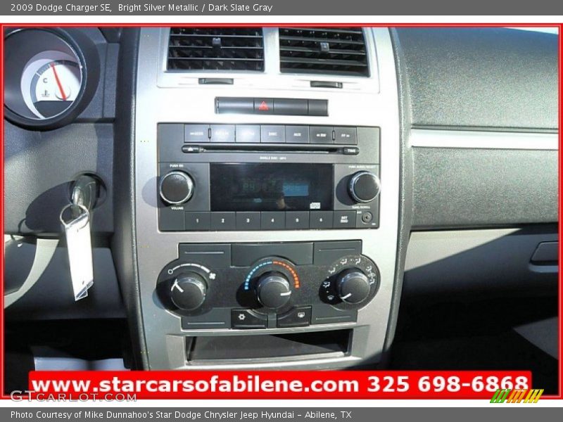 Bright Silver Metallic / Dark Slate Gray 2009 Dodge Charger SE