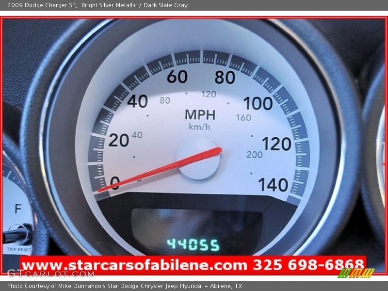 Bright Silver Metallic / Dark Slate Gray 2009 Dodge Charger SE