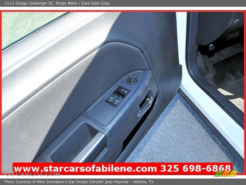 Bright White / Dark Slate Gray 2011 Dodge Challenger SE