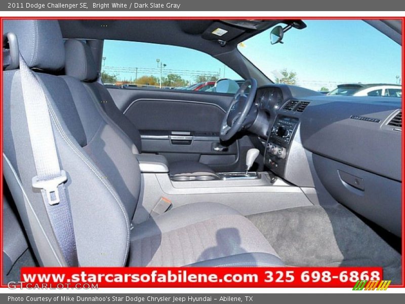 Bright White / Dark Slate Gray 2011 Dodge Challenger SE