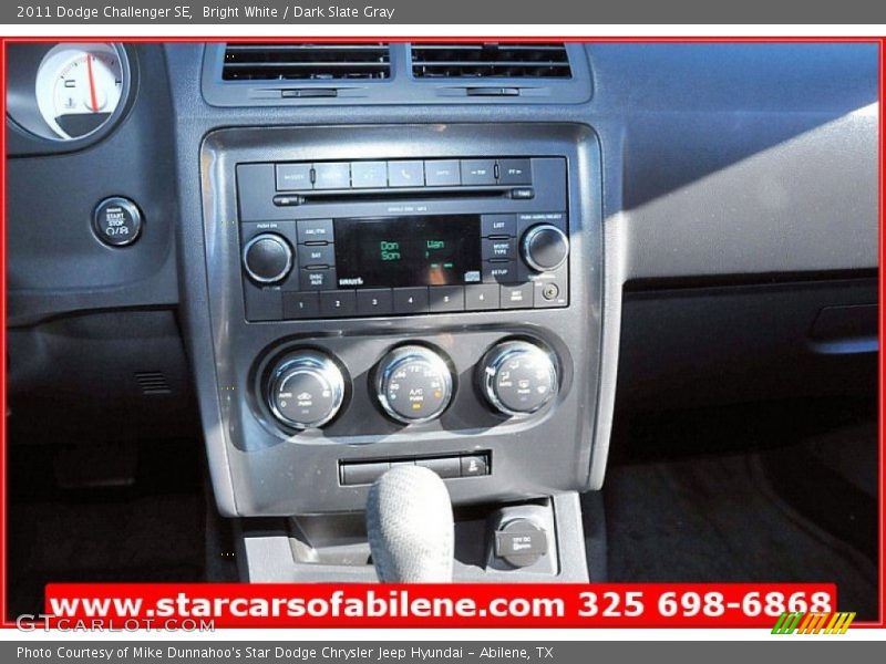 Bright White / Dark Slate Gray 2011 Dodge Challenger SE