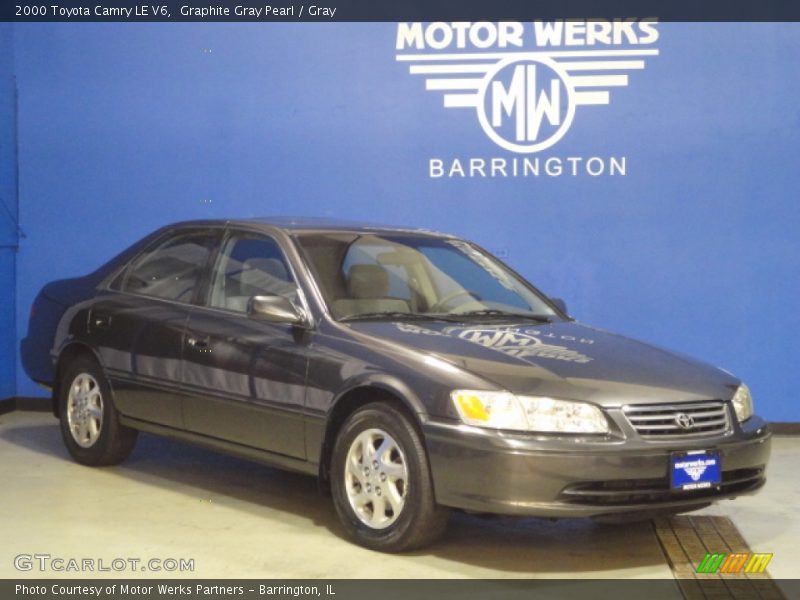 Graphite Gray Pearl / Gray 2000 Toyota Camry LE V6