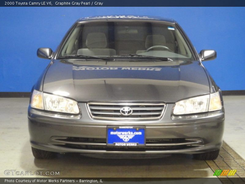 Graphite Gray Pearl / Gray 2000 Toyota Camry LE V6