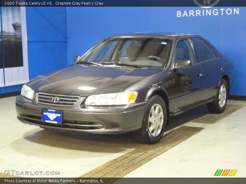 Graphite Gray Pearl / Gray 2000 Toyota Camry LE V6