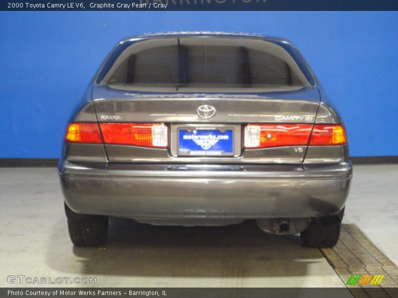 Graphite Gray Pearl / Gray 2000 Toyota Camry LE V6