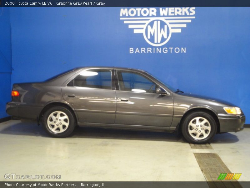 Graphite Gray Pearl / Gray 2000 Toyota Camry LE V6