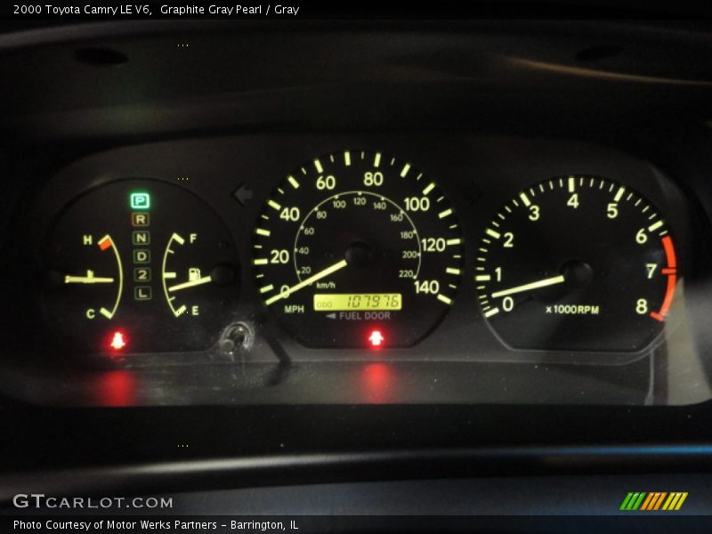 Graphite Gray Pearl / Gray 2000 Toyota Camry LE V6