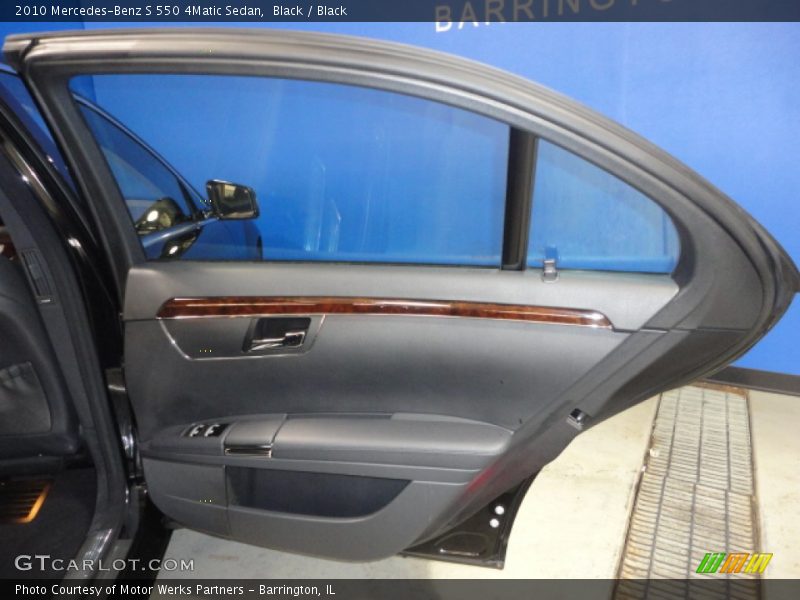 Black / Black 2010 Mercedes-Benz S 550 4Matic Sedan