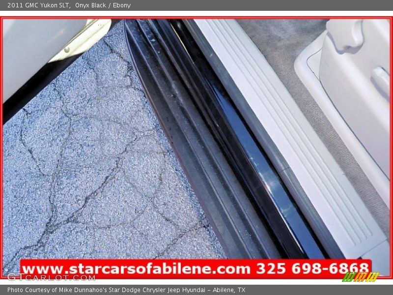 Onyx Black / Ebony 2011 GMC Yukon SLT