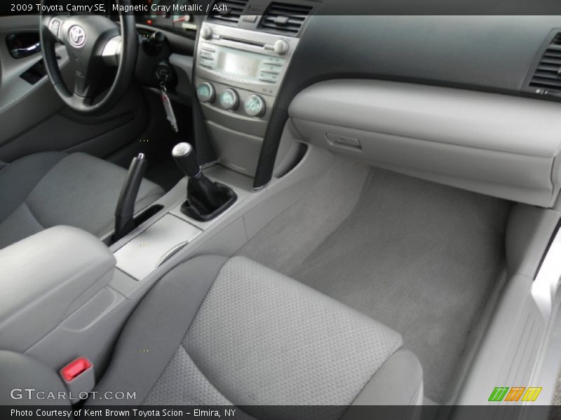Magnetic Gray Metallic / Ash 2009 Toyota Camry SE