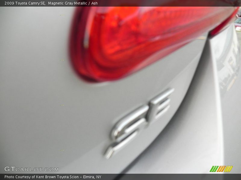 Magnetic Gray Metallic / Ash 2009 Toyota Camry SE