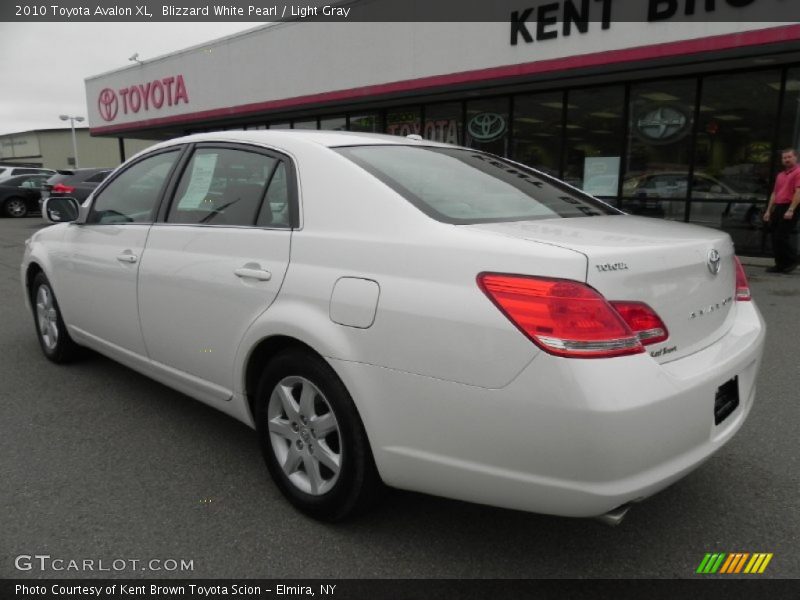 Blizzard White Pearl / Light Gray 2010 Toyota Avalon XL