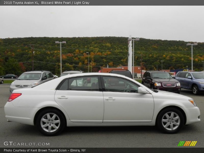 Blizzard White Pearl / Light Gray 2010 Toyota Avalon XL