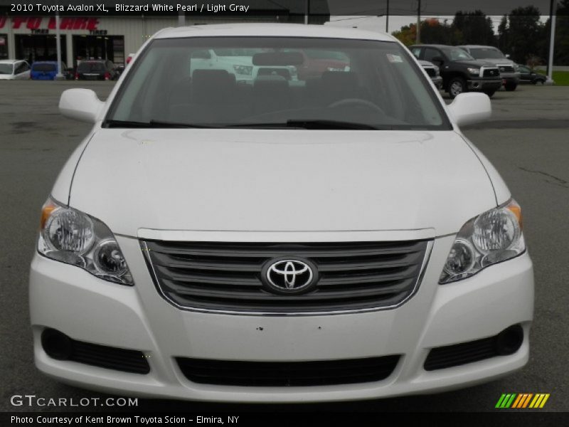 Blizzard White Pearl / Light Gray 2010 Toyota Avalon XL