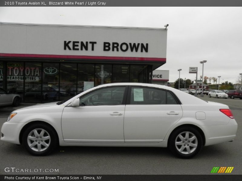 Blizzard White Pearl / Light Gray 2010 Toyota Avalon XL