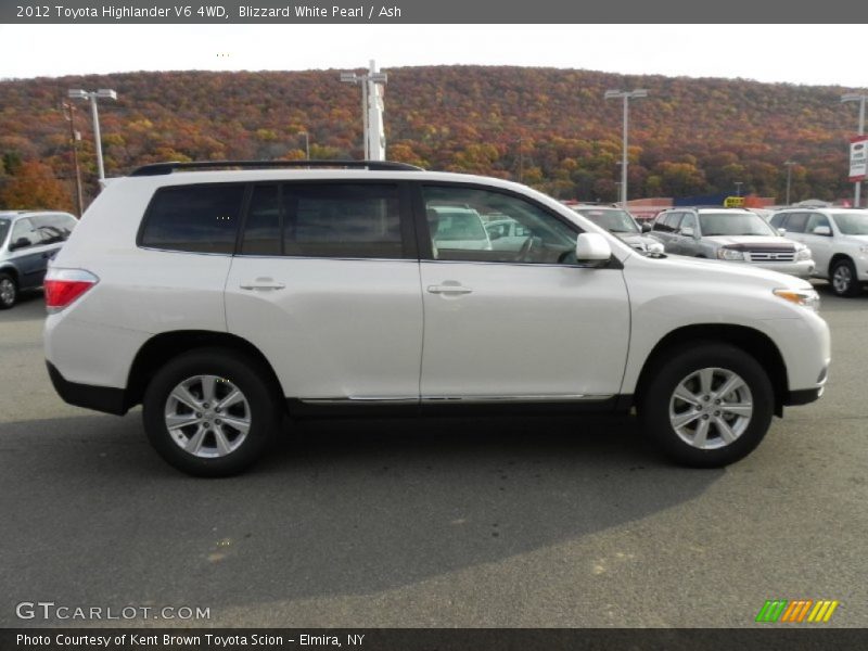 Blizzard White Pearl / Ash 2012 Toyota Highlander V6 4WD