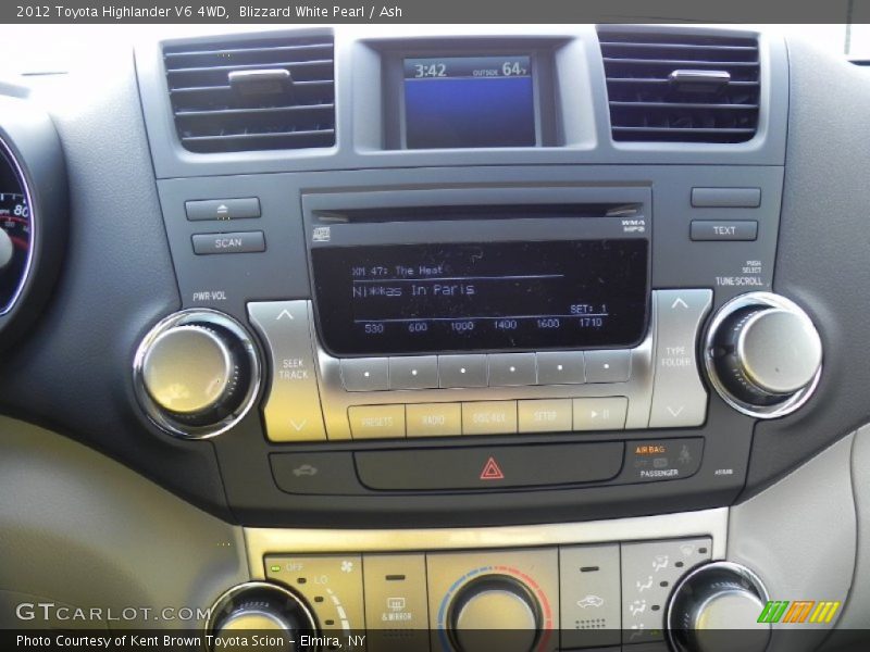 Blizzard White Pearl / Ash 2012 Toyota Highlander V6 4WD