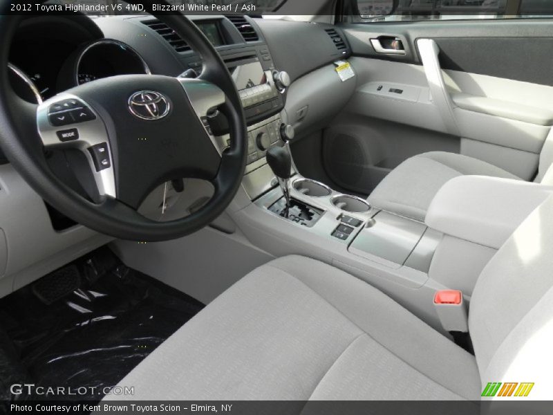 Blizzard White Pearl / Ash 2012 Toyota Highlander V6 4WD