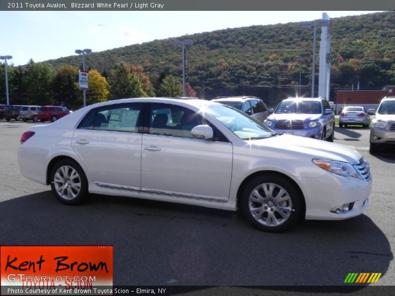 Blizzard White Pearl / Light Gray 2011 Toyota Avalon