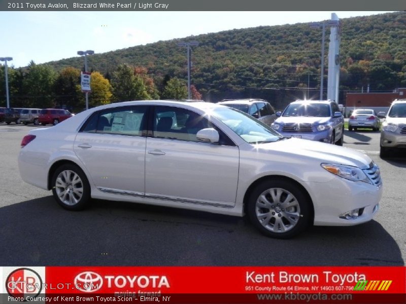 Blizzard White Pearl / Light Gray 2011 Toyota Avalon