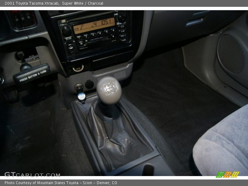 Super White / Charcoal 2001 Toyota Tacoma Xtracab