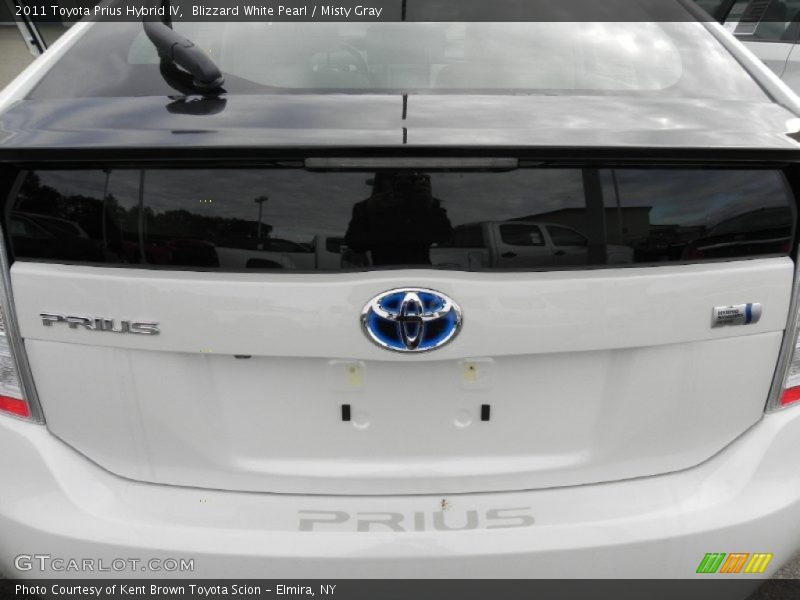 Blizzard White Pearl / Misty Gray 2011 Toyota Prius Hybrid IV