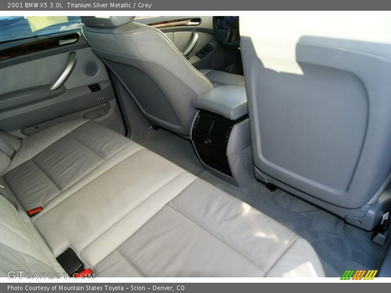 Titanium Silver Metallic / Grey 2001 BMW X5 3.0i