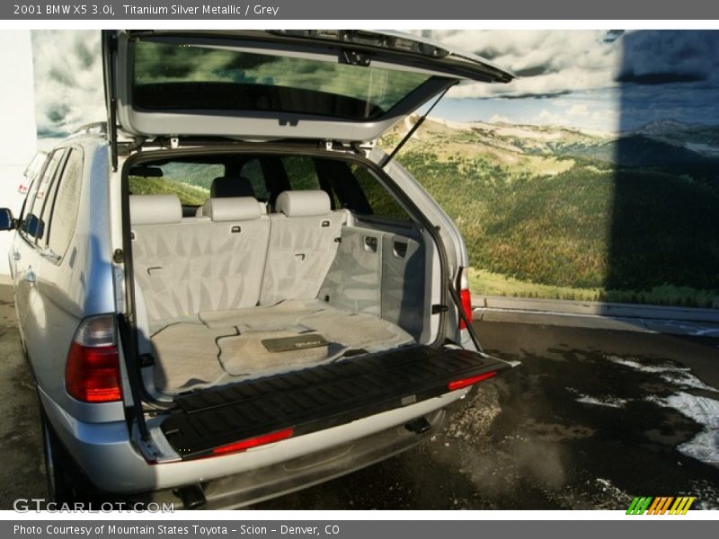 Titanium Silver Metallic / Grey 2001 BMW X5 3.0i